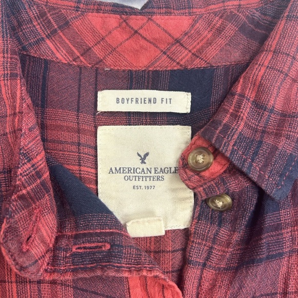 American Eagle Outfitters Red and Black Plaid Shirt. Boyfriend Fit. Size Small. - Picture 2 of 9